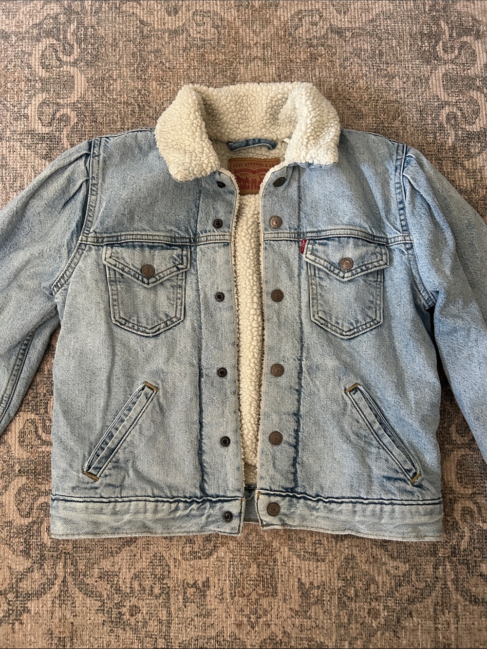 Levi's Light Wash Denim Sherpa Jacket in Light Blue & Cream